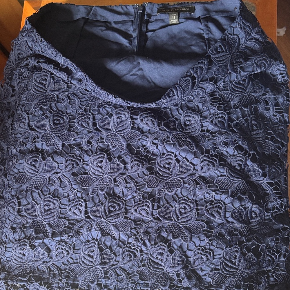Banana Republic Dark Blue Floral Lace Pencil Skirt - Picture 4 of 5